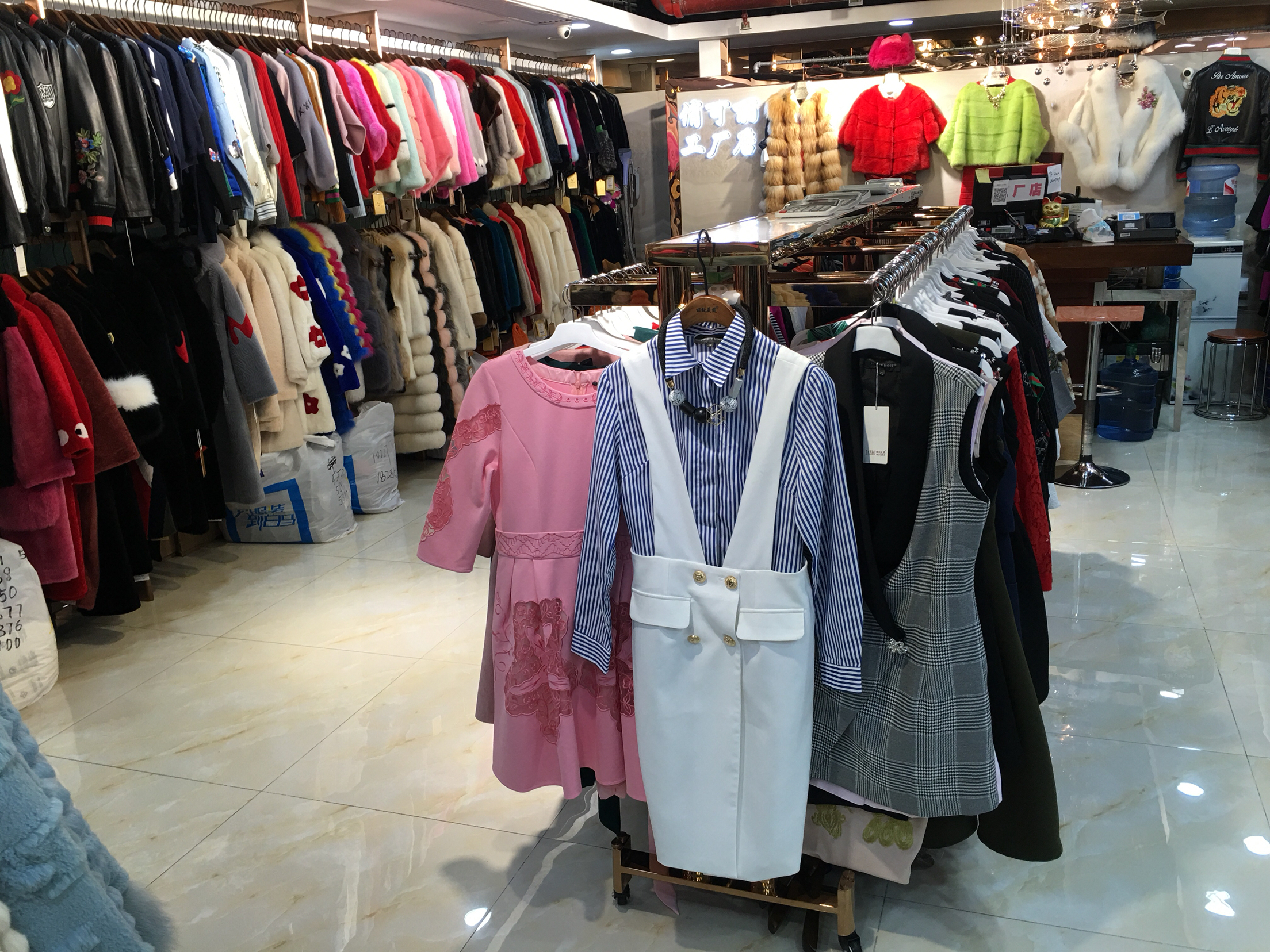 服装服饰批发网
